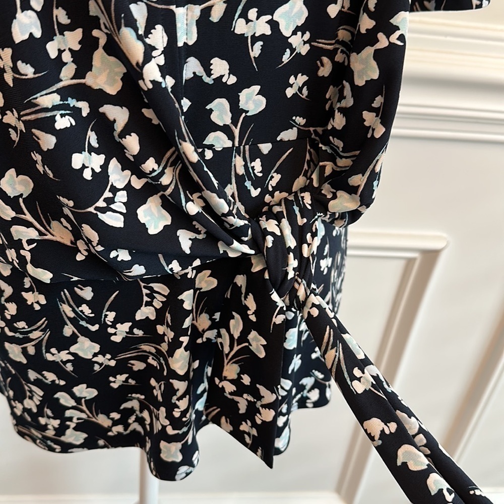 The Limited blouse - Picture 3 of 9